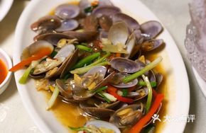 Garlic and Ginger Clams