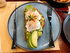牛油果温泉蛋吐司-O'mills Sourdough Bakery&Bistro(永嘉路店)