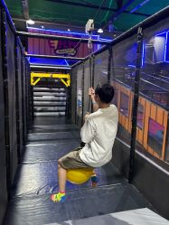 -飞吧潮玩运动蹦床游乐场