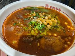 -呷佬·长沙手工米粉(金沙江路店)