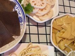 -山悦里 山野·鲜火锅(罗斯福广场店)