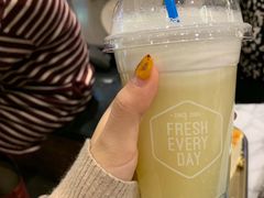 甘蔗雪梨汁-每日新鲜水果吧(黄浦来福士店)