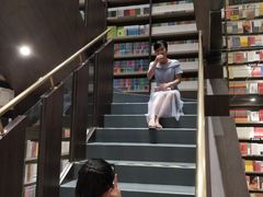-钟书阁(群光广场店)