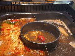 -老牌坊云南鱼豆花火锅(哈西万达店)