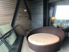 -上海滴水湖皇冠假日酒店