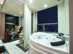 -喜鹊愉家酒店(郑州曼哈顿博览中心地铁站店)