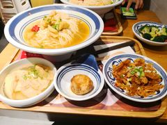 -霸蛮湖南菜·牛肉粉(荣京西街店)