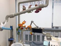 -瑞尔齿科(上海长风大悦城店)