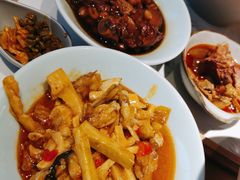 泡椒酸笋牛蛙宽粉-百春原湖南牛肉粉(百联世纪店)