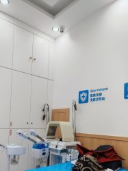 -靓芙泉专研痘痘肌