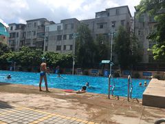 -矿泉游泳场