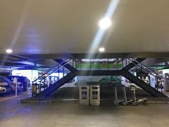 -虹桥火车站-停车场