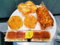 -顶东面包花园·生日蛋糕(世博店)