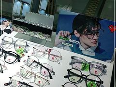 -臻美视爵眼镜·明月·依视路·蔡司折扣店(广渠门店)