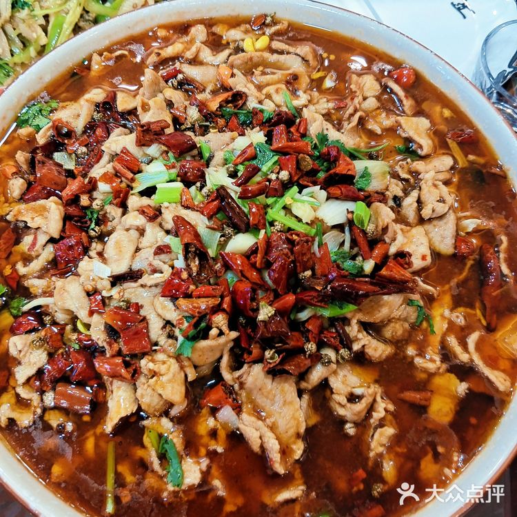 在东北 菜量大！！！（注意断句）