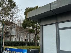-秀沿路地铁站停车场