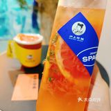与众不同的鸭屎金渐层 | 沪上阿姨LAB店创意饮品 