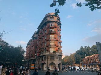 首次拍标志性建筑物武康大楼
