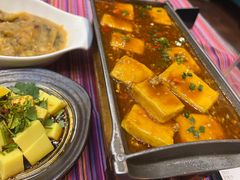 -香巴拉云南餐厅(华莱坞店)