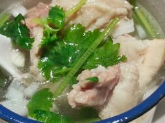 新疆缸缸肉-巴扎美食·新疆菜·西域歌舞表演餐厅(新疆大厦店)