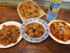 -爆炸头阿姨小四川正宗川味小吃(无任何分店)