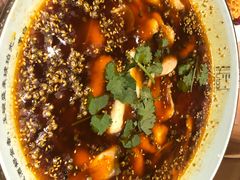 -临界音乐酒馆·小龙虾·江湖菜(华熙LIVE·鱼洞店)
