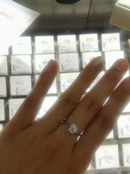 -六福珠寶(巴黎春天五角场店)