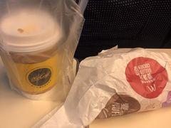 -麦当劳(汉口火车站候车室店)