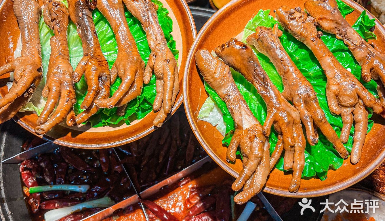 🪭重庆人民的松弛感，居民楼下的地道老火锅🔥