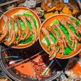 🪭重庆人民的松弛感，居民楼下的地道老火锅🔥