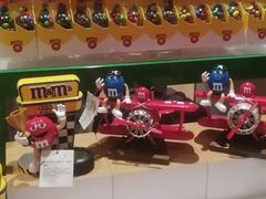 -m豆巧克力世界(上海世茂广场店)