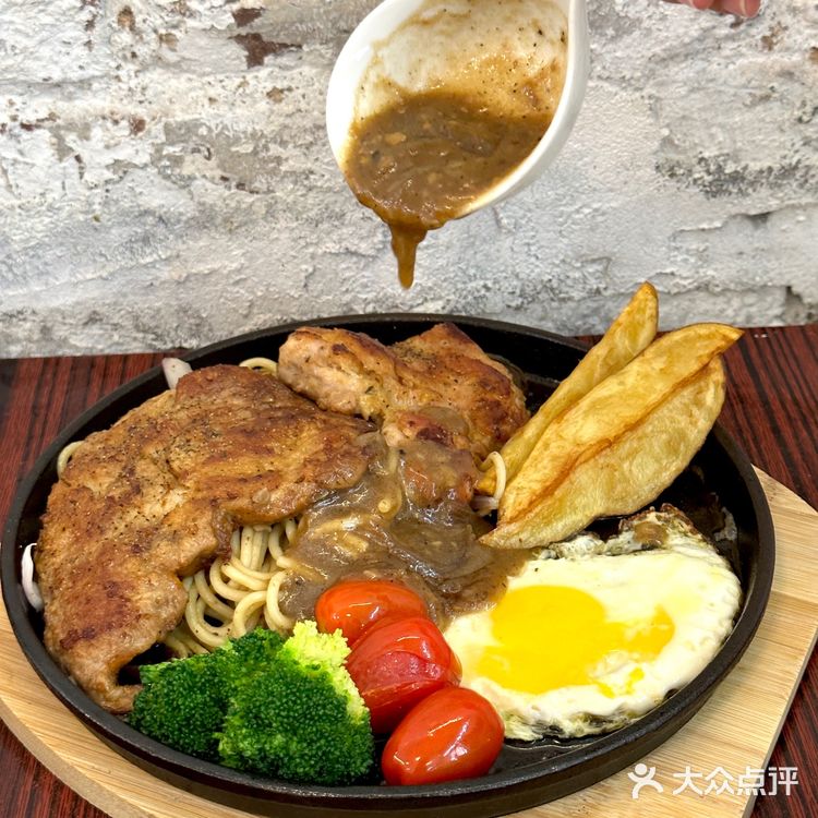 奔着这杯怀旧红豆冰这物价还能去678次😋