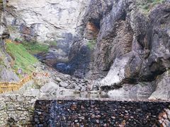 -燕子河大峡谷天坑仙境