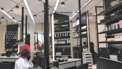 -HAIR CORNER