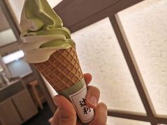 抹茶牛乳霜淇淋-辻利茶舖TSUJIRI(万象天地店)