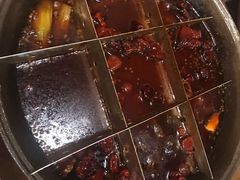 -白乐天毛肚火锅馆(解放碑店)