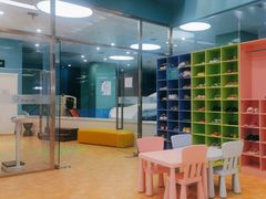 -Swim斯卫姆国际儿童游泳中心(红博中央公园店)