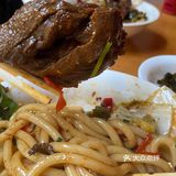 比起更出名的鸭子粉我还是喜欢肉丝的码子，最经典！