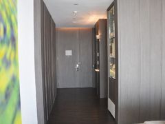 上海柏悦酒店江景套房-大门走廊-上海柏悦酒店