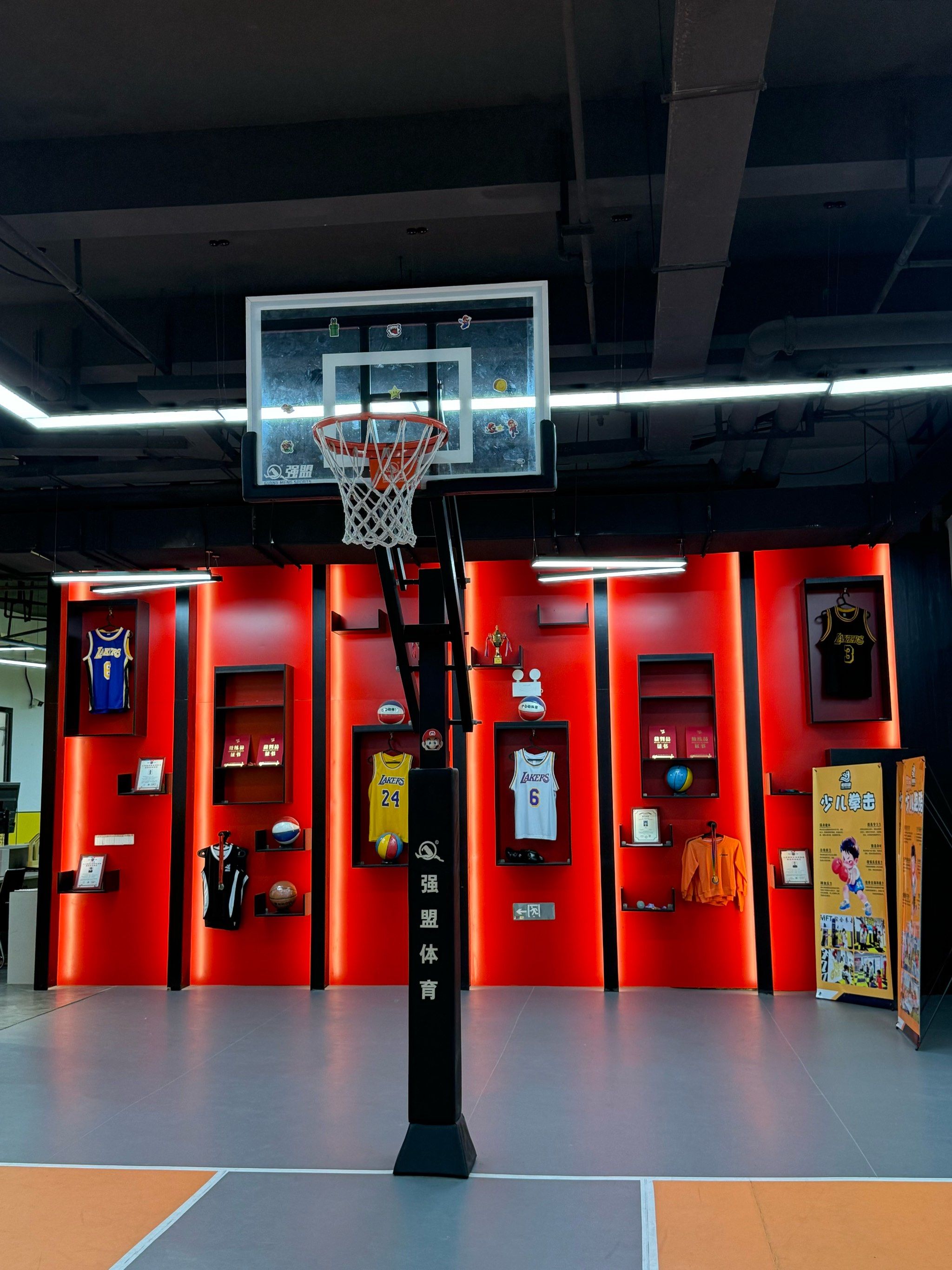 小朋友的快乐就在这里啦🏀