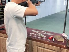 -都市枪神实弹射击俱乐部