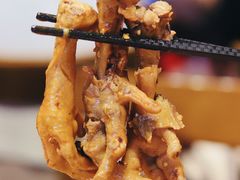 卤鸡爪-何记花甲(海岸城旗舰店)