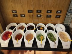 自助调料区-领鲜活海鲜榴莲自助火锅(东门店)