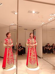 点击看大图 -GRACE KELLY婚纱与礼服(北京店)