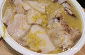 Xinmin Blood Sausage with Pickled Cabbage