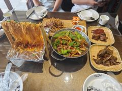 -东口码头·烧鸽子·鱼头泡饼·地方菜(金鹰悦城店)