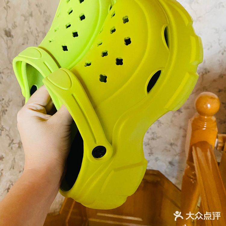 夏天喝🍋柠檬茶上瘾了！ 买还送夏季必备鞋？