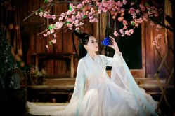 点击看大图 -九月鹰飞汉服摄影工作室