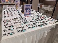 -零度眼镜·宝视友·蔡司依视路(吾悦花街店)