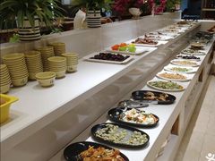 自助取餐区-泉福居酱骨头自助广场(南大街商业步行街店)